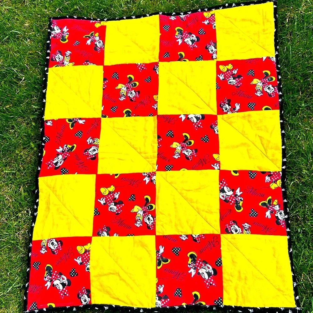 🔥SALE🔥Handmade Minnie Mouse Baby QUILT Disney Flannel Patchwork 27” X 34”